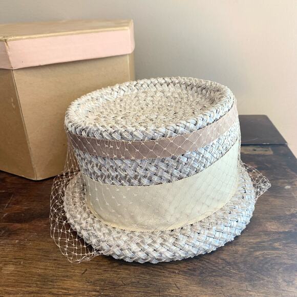 Vintage Union Made Woven Straw brimmed hat Mesh Ribbon detail original hat box‎